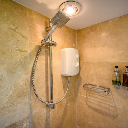 Lavender - Delightful Stables Conversion By Stae-homes Bristol