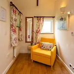 イン Lavender - Delightful Stables Conversion By Stae-homes *