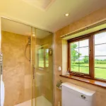 Lavender - Delightful Stables Conversion By Stae-homes * ブリストル