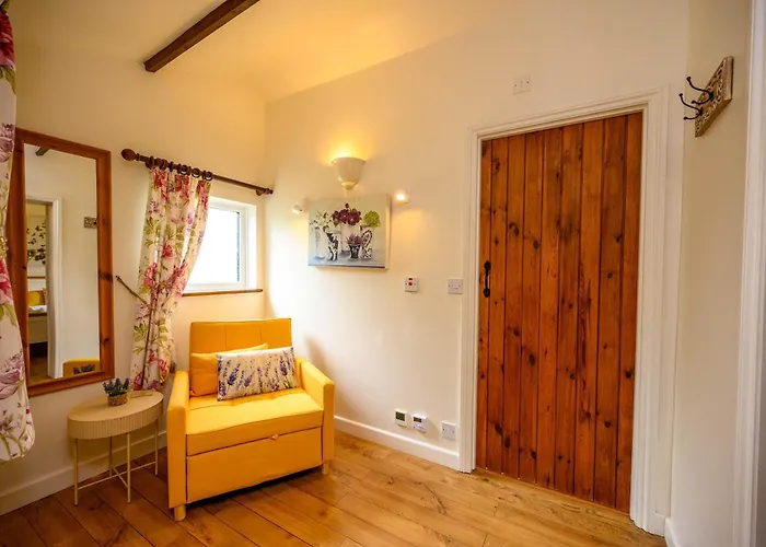 Lavender - Delightful Stables Conversion By Stae-homes Bristol